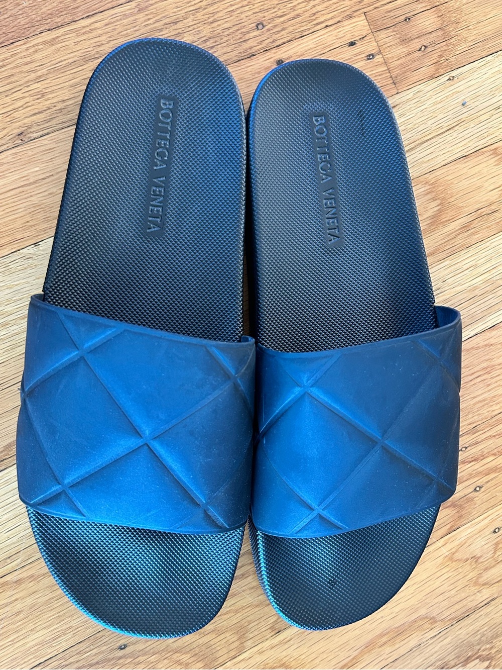 *LIKE NEW* Men’s Bottega Veneta Slides size 46